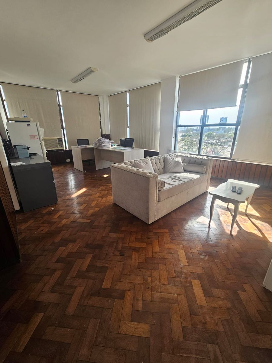 OFICINA EN VENTA EN ZONA CENTRO