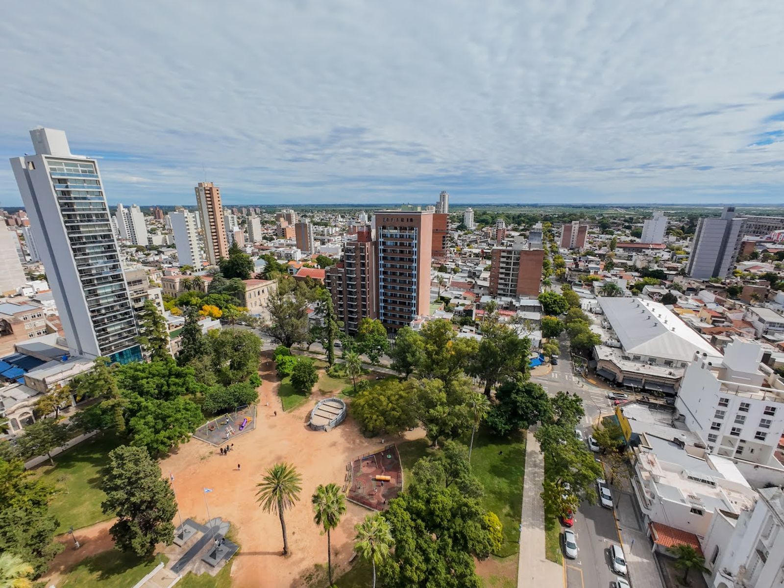 Se vende Piso de Categoría en el Exclusivo Edificio Constituyentes