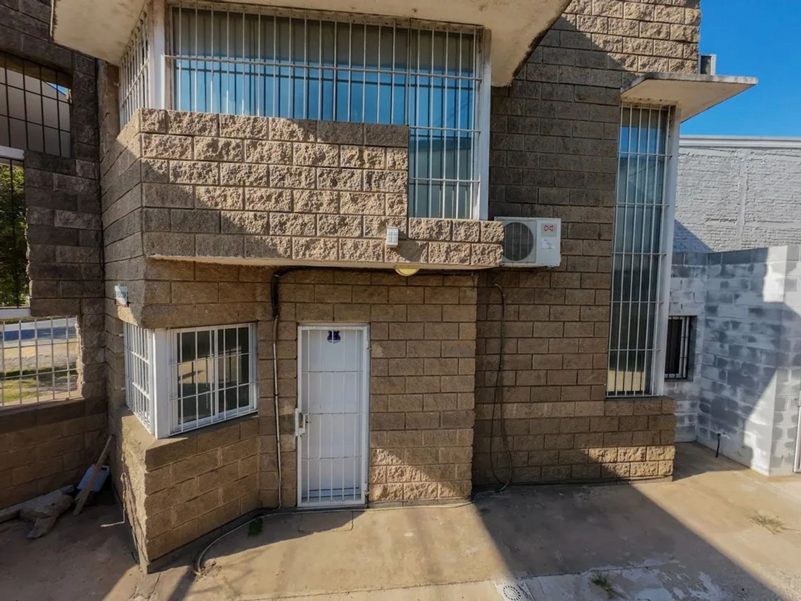 Venta Galpón con oficinas Facundo Zuviría 8300