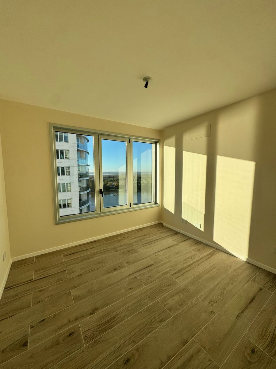 Se Alquila Semipiso de 2 Dorm. y 2 Baños en Amarras Center, Torre III