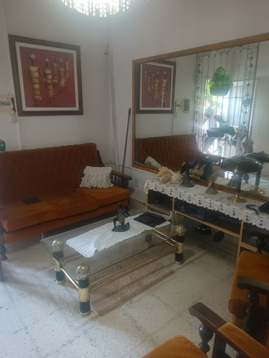 Casa 2 plantas centro
