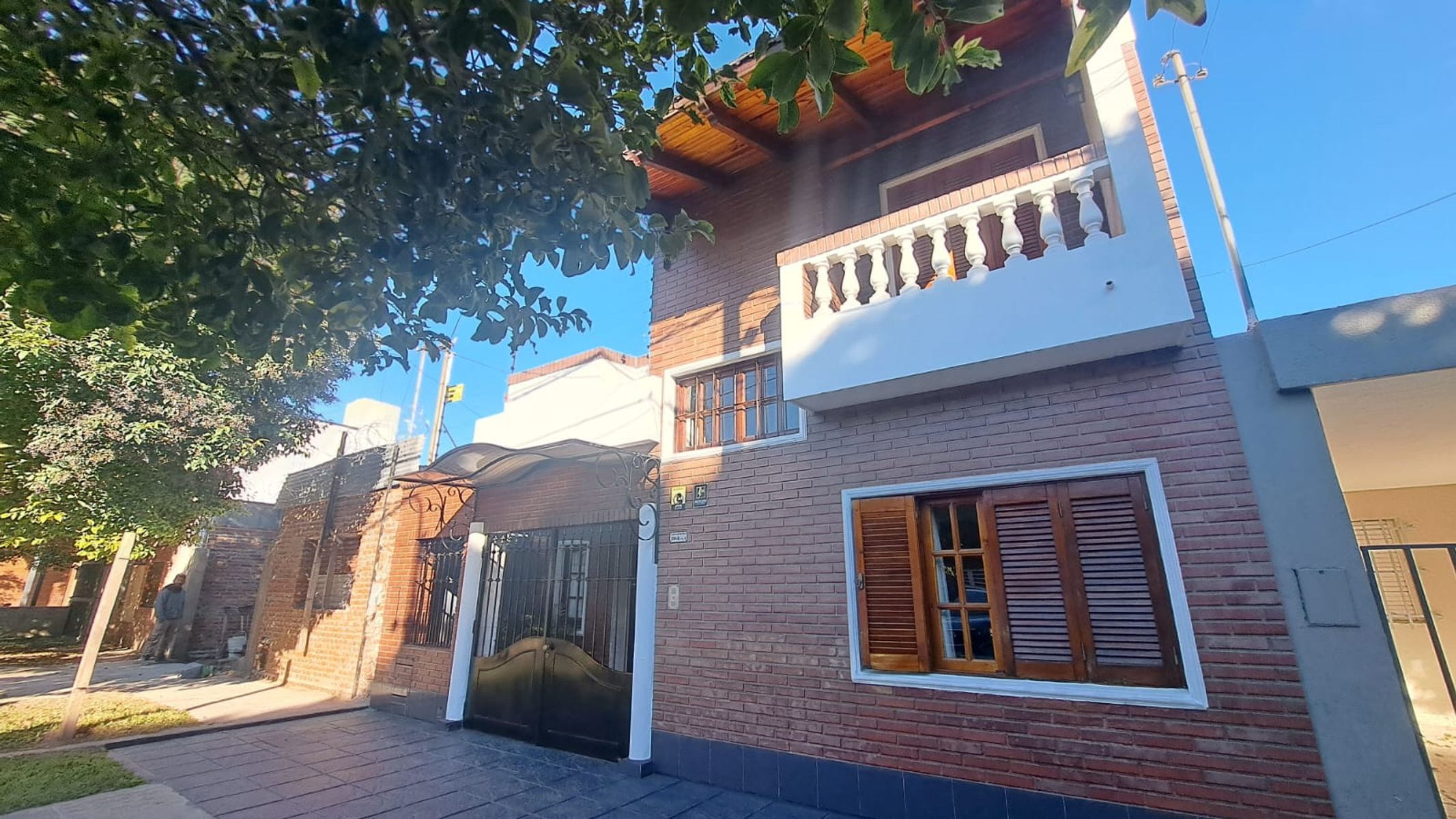 CASA DE 2 DORMITORIOS CON PILETA
