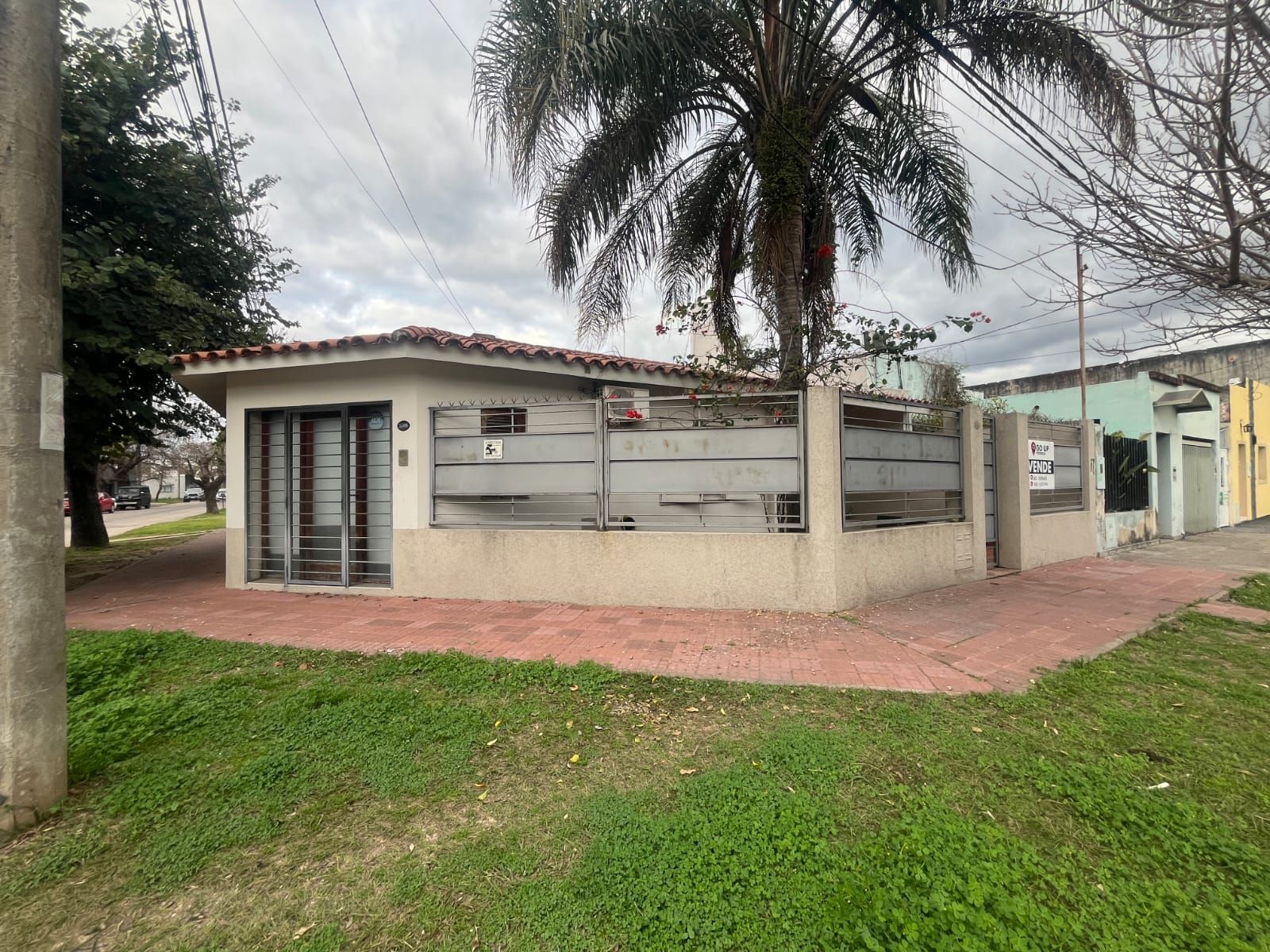 CASA 2 DORMITORIOS EN SARGENTO CABRAL