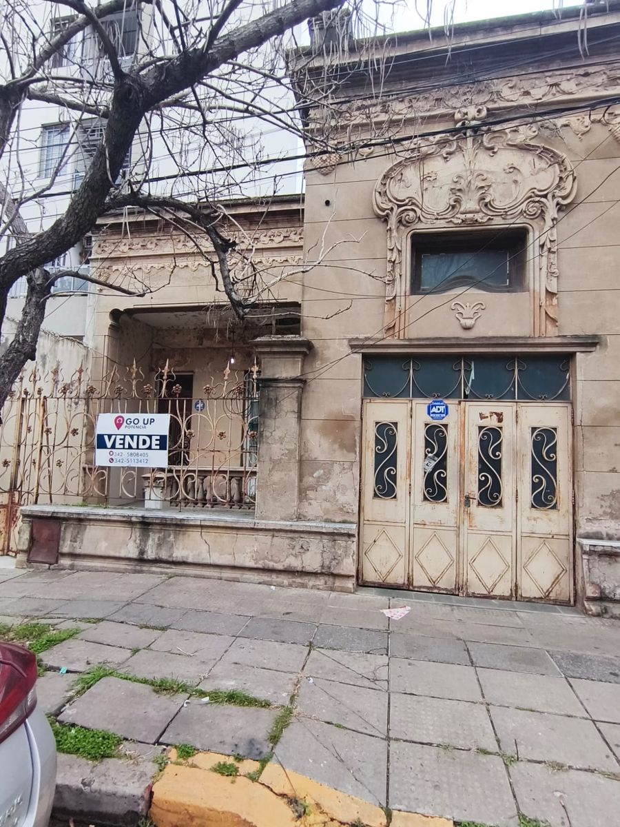 Casa en venta sobre Suipacha al 2900