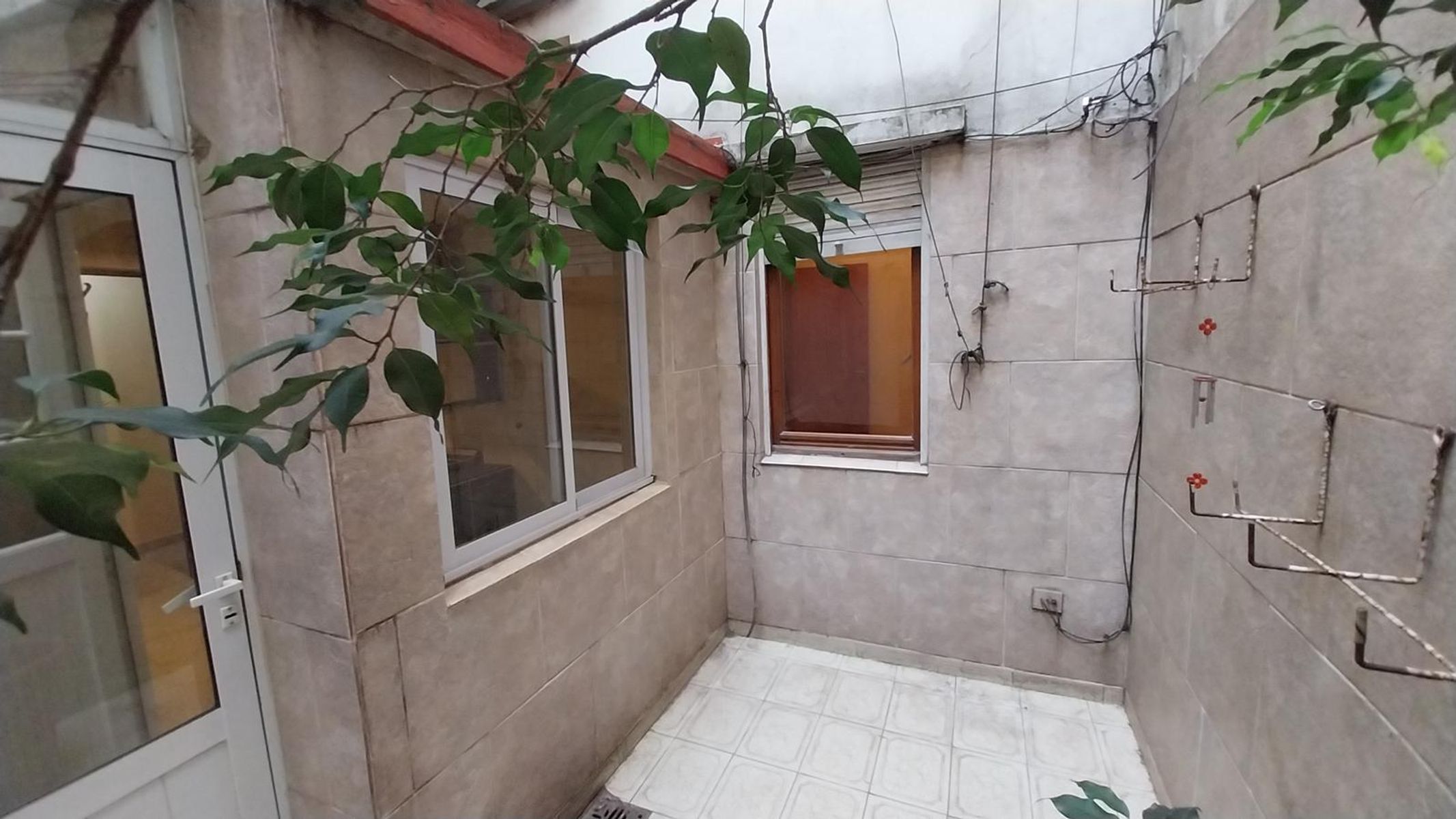 Departamento 3 amb al Frte PB con Patio