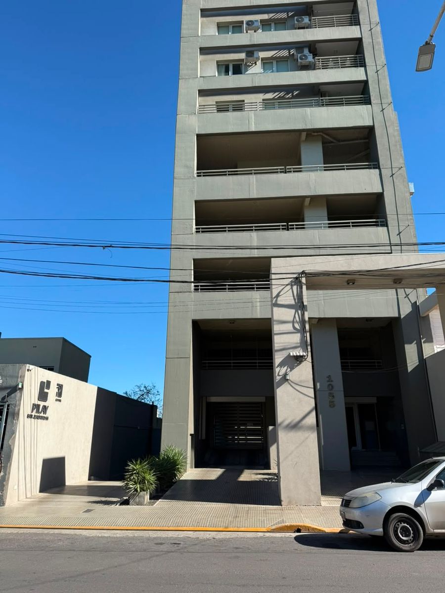 VENTA DE COCHERA CUBIERTA EN Bº SUR - 1 DE MAYO 1045