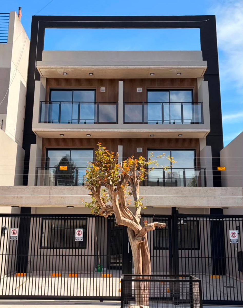 Excelentes deptos 2 Amb 1º y 2º Piso c/Balcón - Terraza - Cerrito 427 - Ramos Mejía