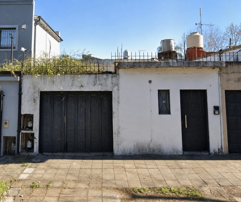 Casa tipo PH 2 Ambientes con Garage, Patio y Parrilla - Temperley | BuscadorProp