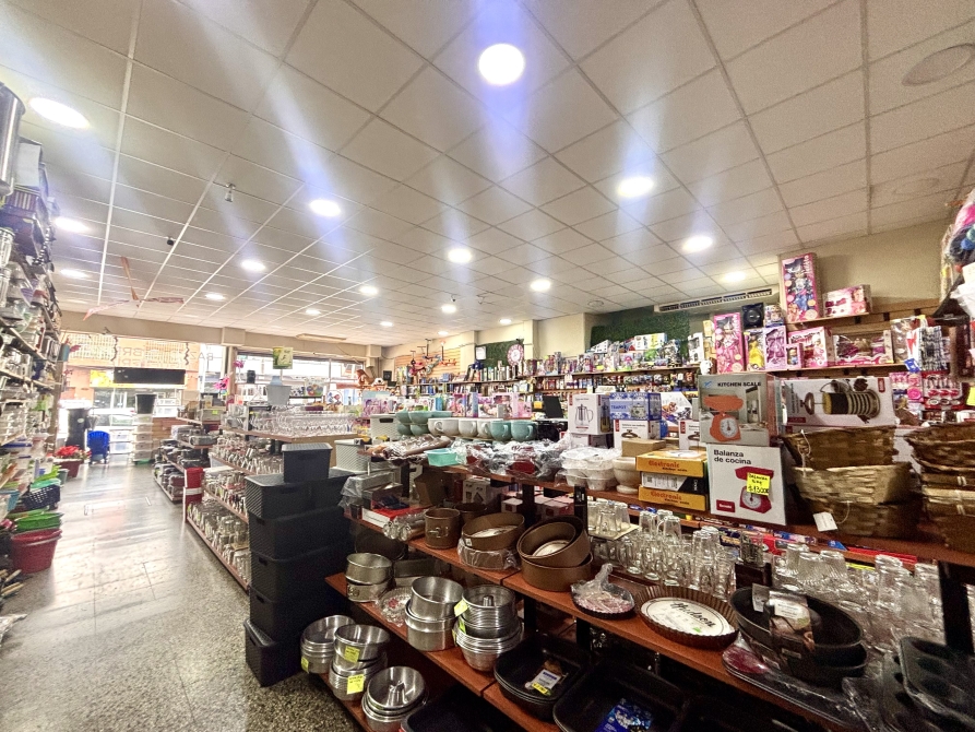 Local Comercial En Alquiler - 360 M² - Fabián Onsari 1553, Wilde - Sevillano Negocios Inmobiliarios