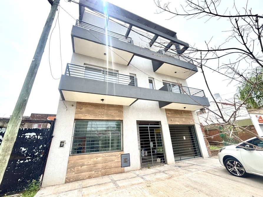 Departamento 3 Ambientes A Estrenar - Primer Piso Por Escalera - Sevillano Negocios Inmobiliarios