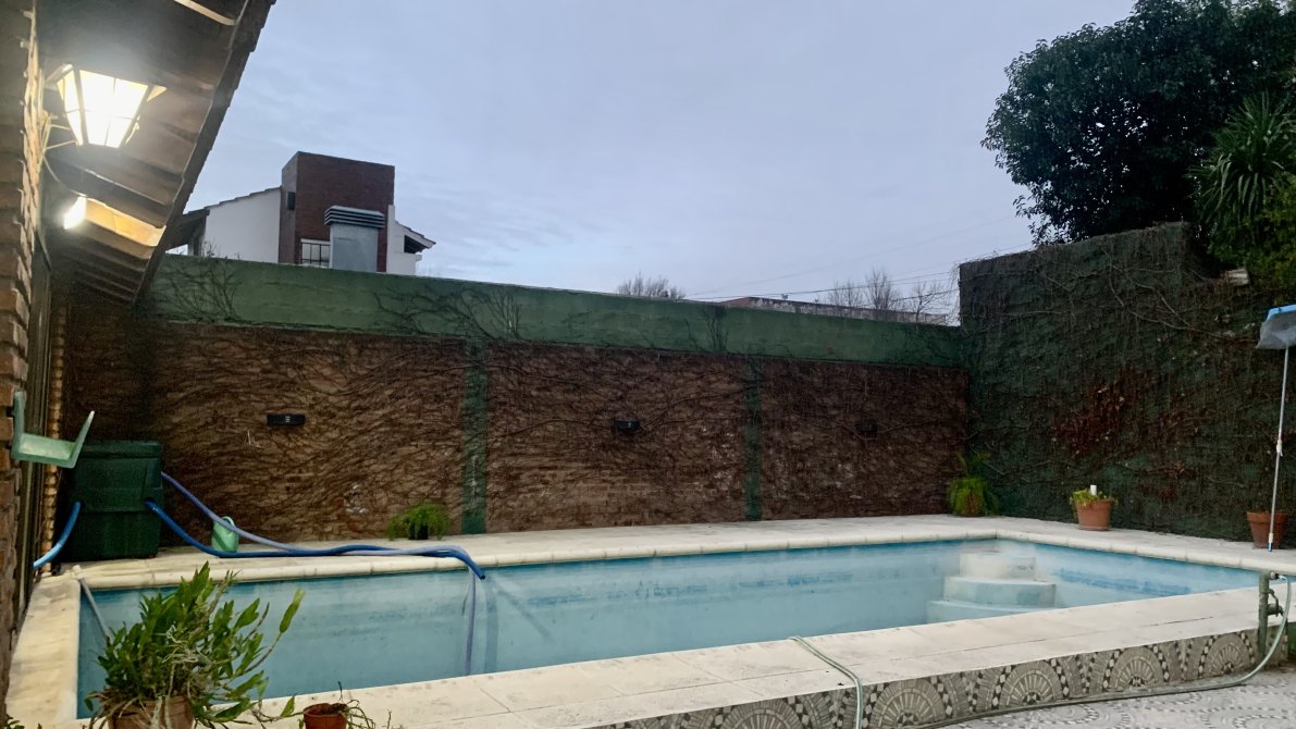 Gran Chalet De 6 Ambientes - Gendra Propiedades
