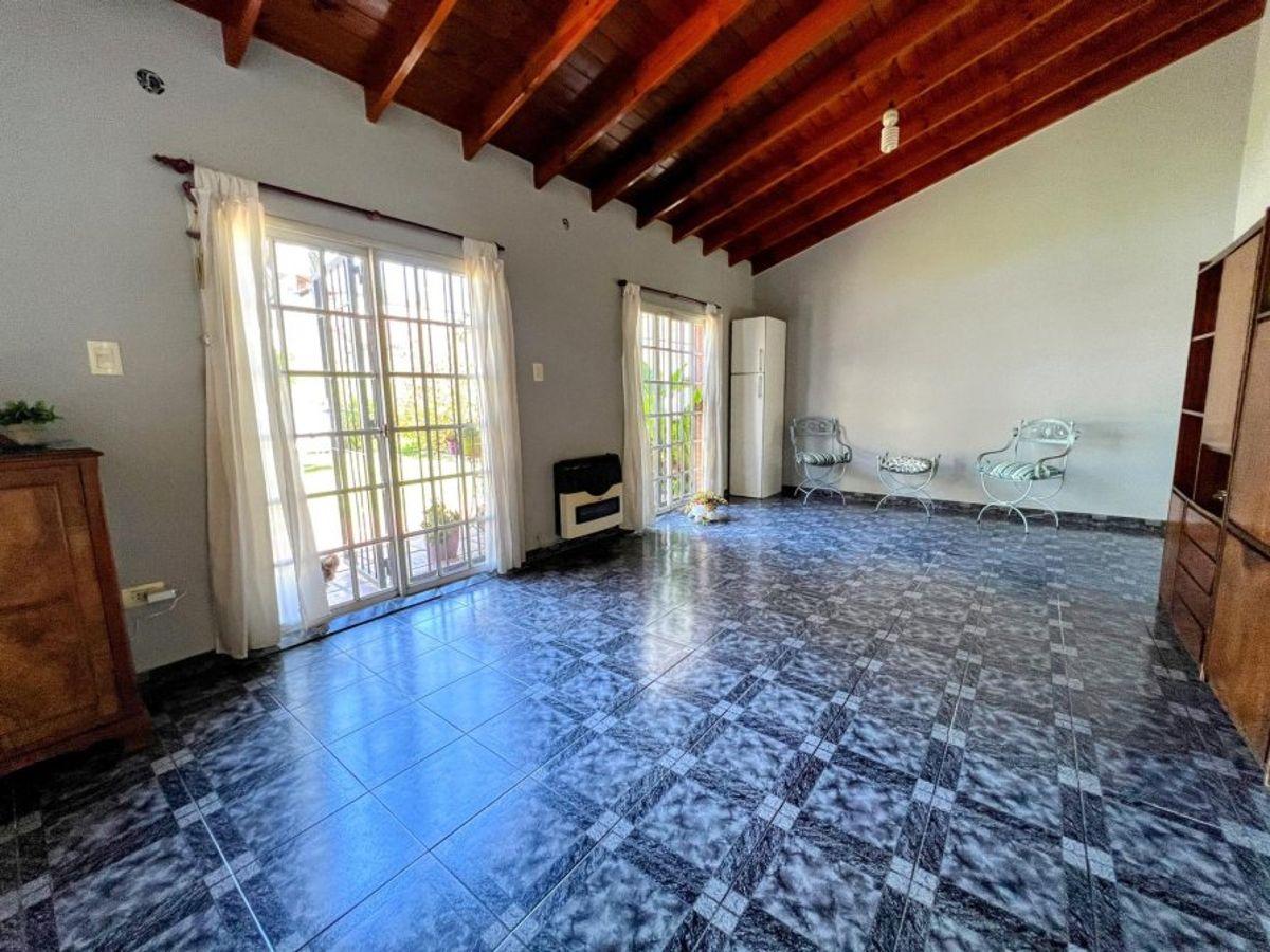 Apto Credito Casa Moderna en Venta en Temperley - Lista Para Mudarse, con Cochera y Pileta, Gba Sur - Zonaprop
