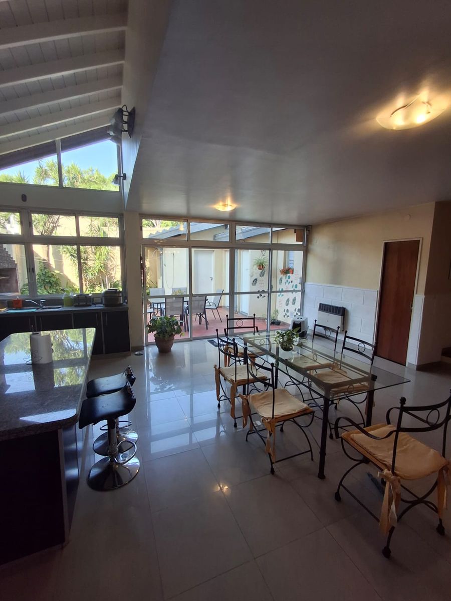 Excelente dúplex al contrafrente.