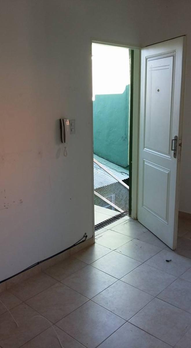 DEPARTAMENTO 2 AMBIENTE PRIMER PISO MARTIN CORONADO