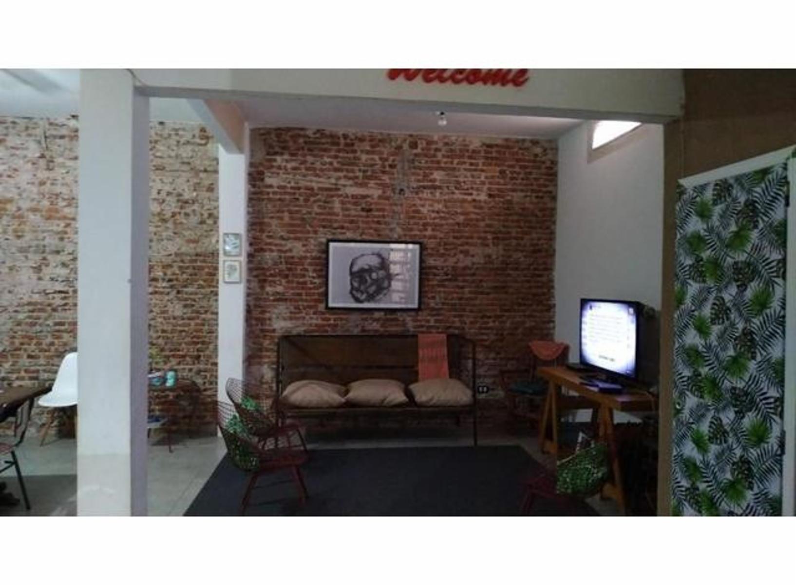 CASA INTERNA AMPLIA EN VENTA