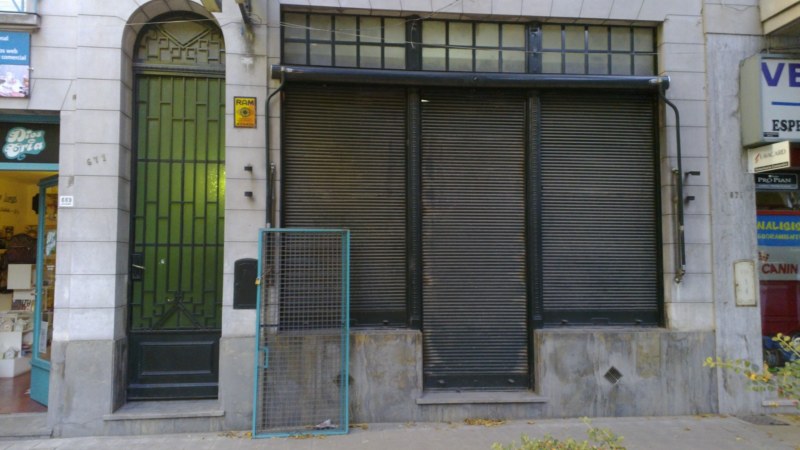 VENDO LOCAL CON CASA EN MICROCENTRO