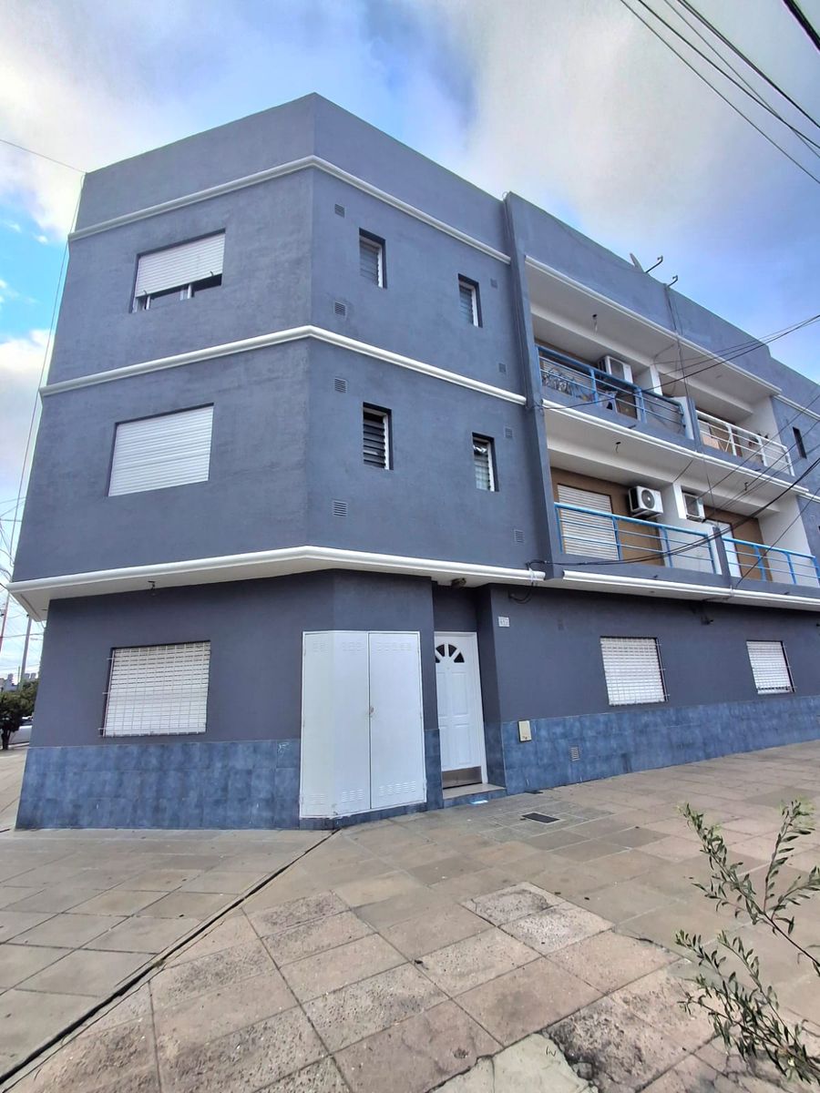 Departamento 2 ambientes con balcón