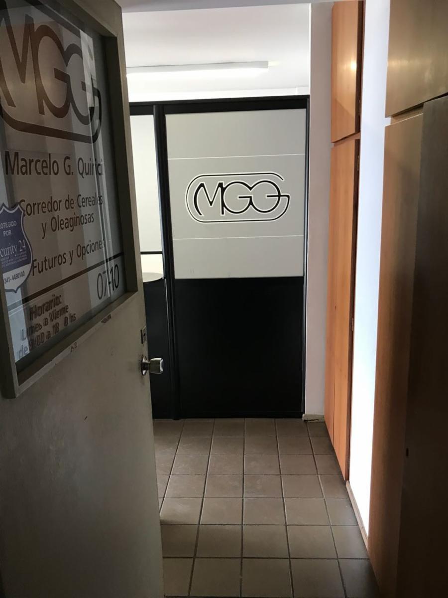 OFICINA EN GALERIA LA FAVORITA