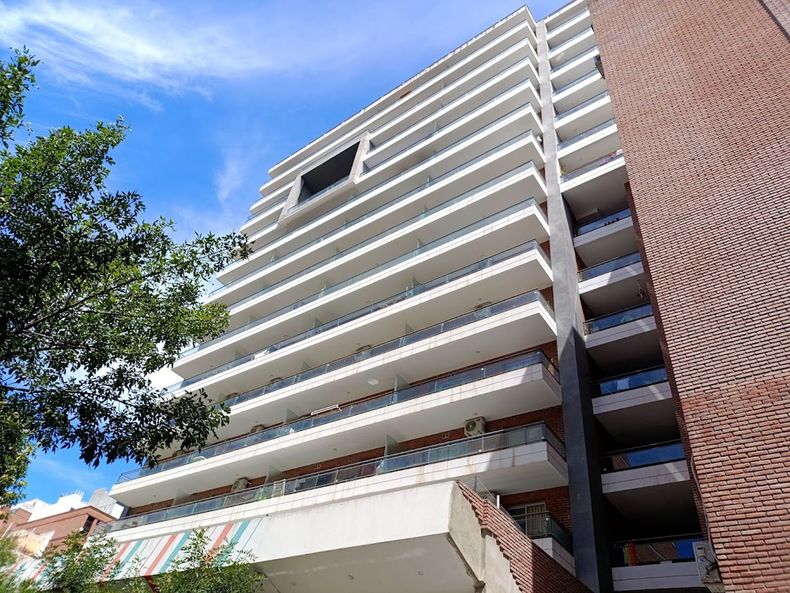 Alquiler Semi amoblado Departamento 1 dormitorio balcón en Nueva Córdoba.