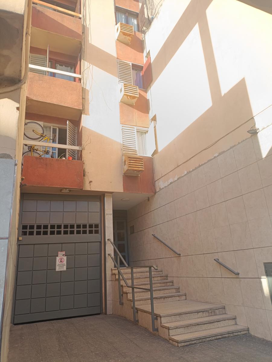 Venta Departamento Reciclado 1 dormitorio z/Colegios Privados Escritura en Alberdi U$S65.000.