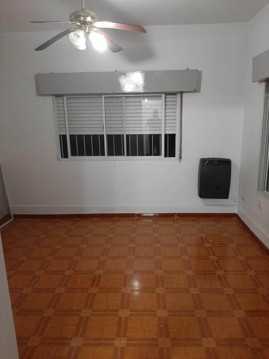 Casa 4 amb en gran lote con cochera y amplio fondo