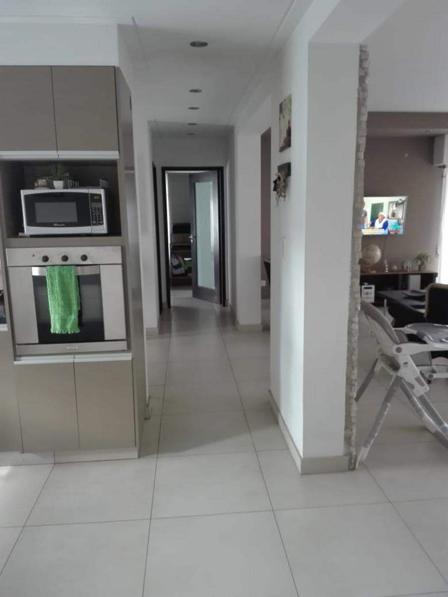 ROLDÁN, EXCELENTE UBICACIÓN CASA c PILETA