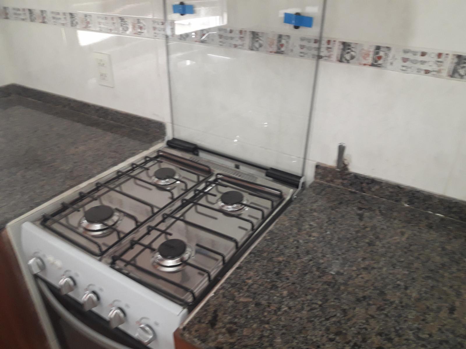 Casa 2 dorm. P.A. Excelente Zona