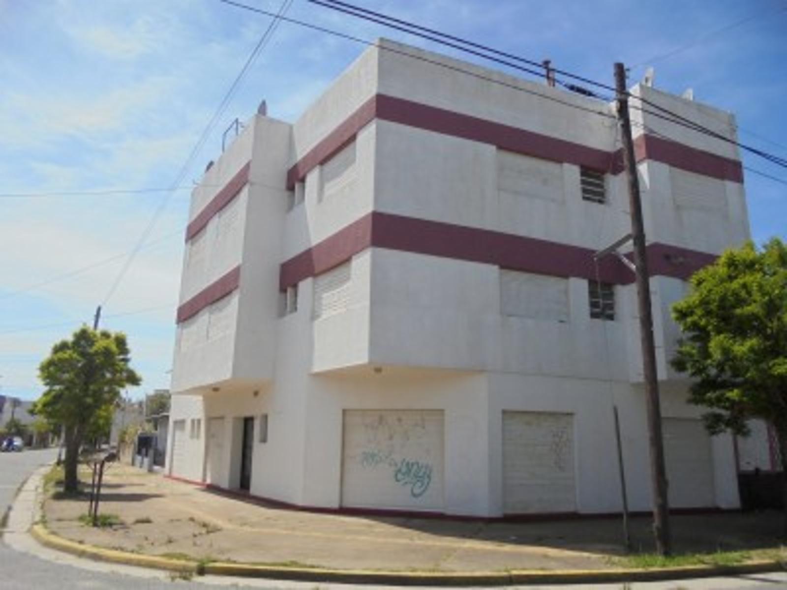 DEPTO 2 AMB . A LA CALLE- PLENO CENTRO