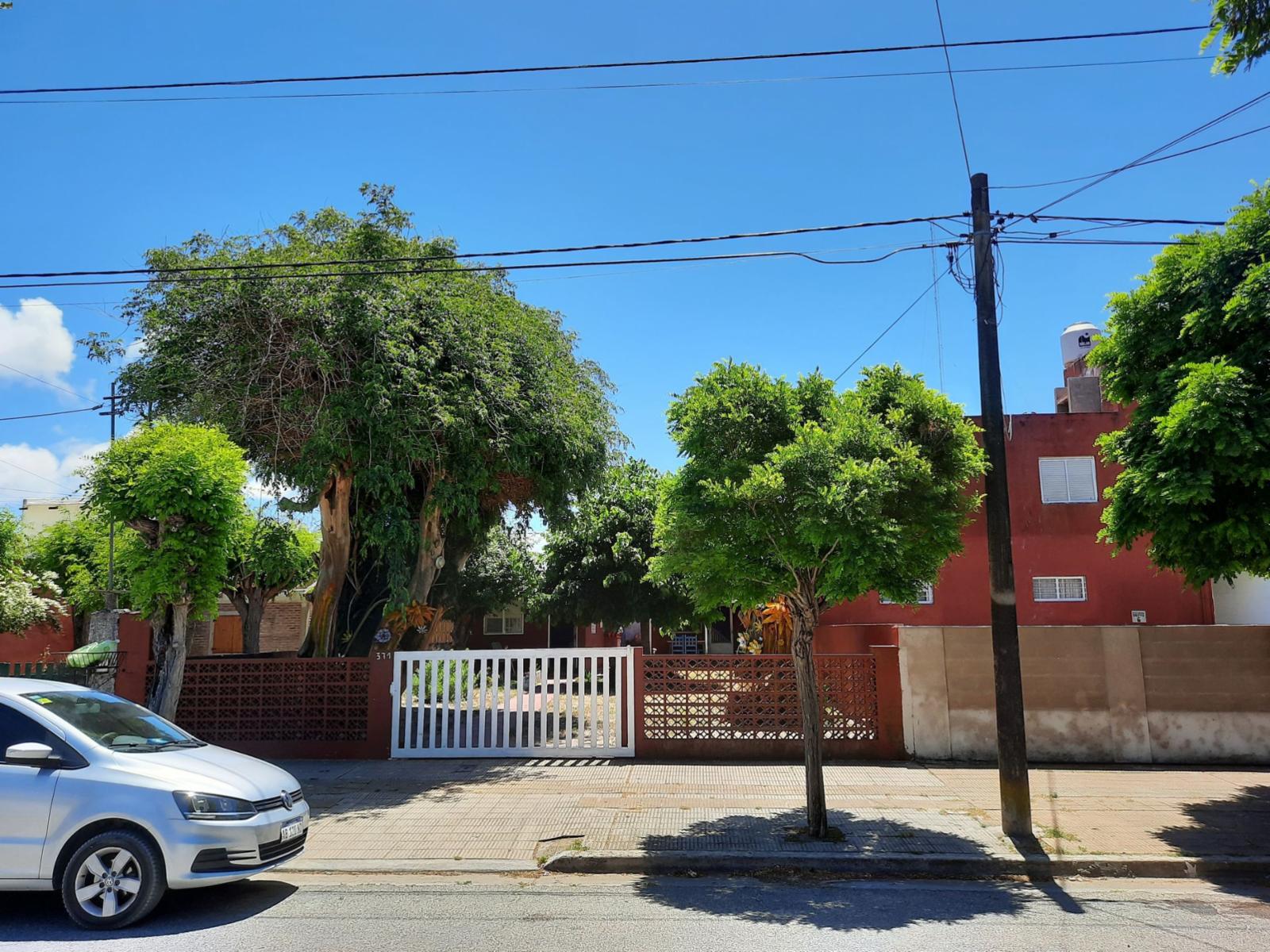 CHALET + DEPTO 2 AMB- PLENO CENTRO