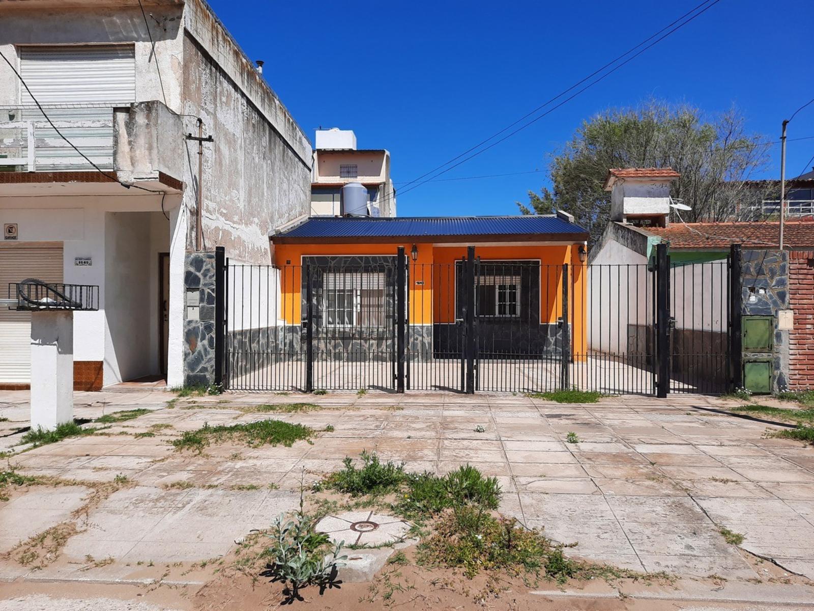 FRENTE AL MAR BLOCK CHALET+ 3 DEPTOS