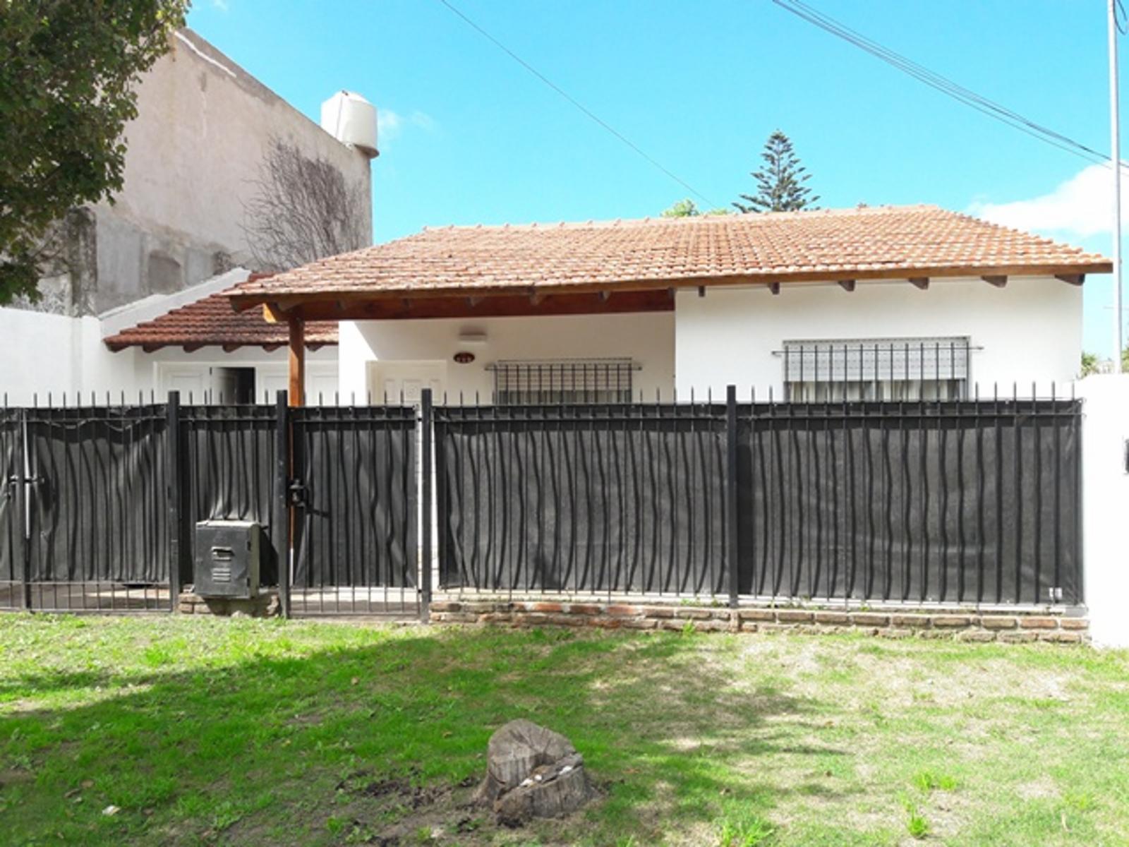 CASA EN VENTA ZONA TODO EL AÑO PRACTICAMENTE A ESTRENAR