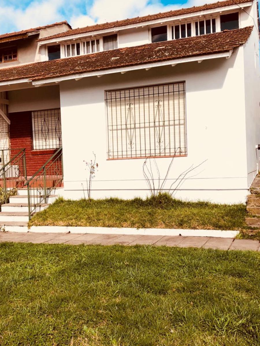 APTO CREDITO - CASA TRES AMBIENTES - MUY BUEN ESTADO