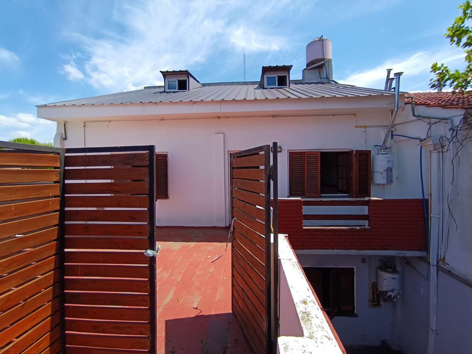 EN VENTA.- PH 3 ambientes - ZONA:  Don Bosco 2900-  80m²  * todos los servicios.-