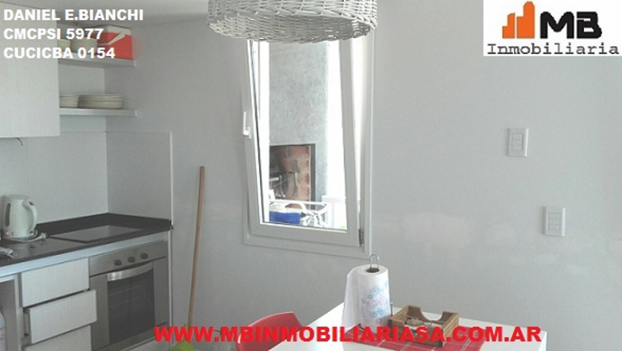 Villa Gesell venta 3 amb.c/balcón y cochera frente al mar en Medanos del Sur 1°P.