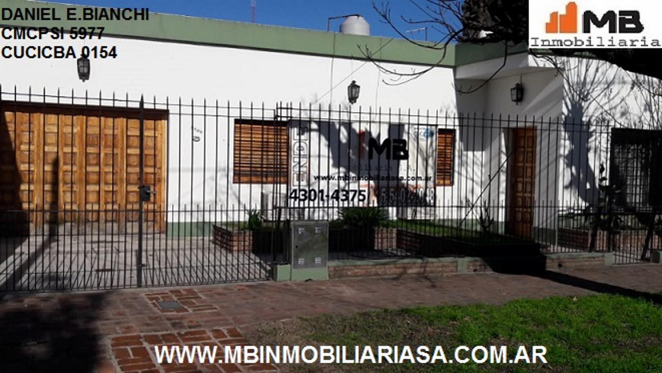 VENTA CASA EN MORENO 4 AMBIENTES CON COCHERA. DARDO ROCHA 2300 MORENO.
