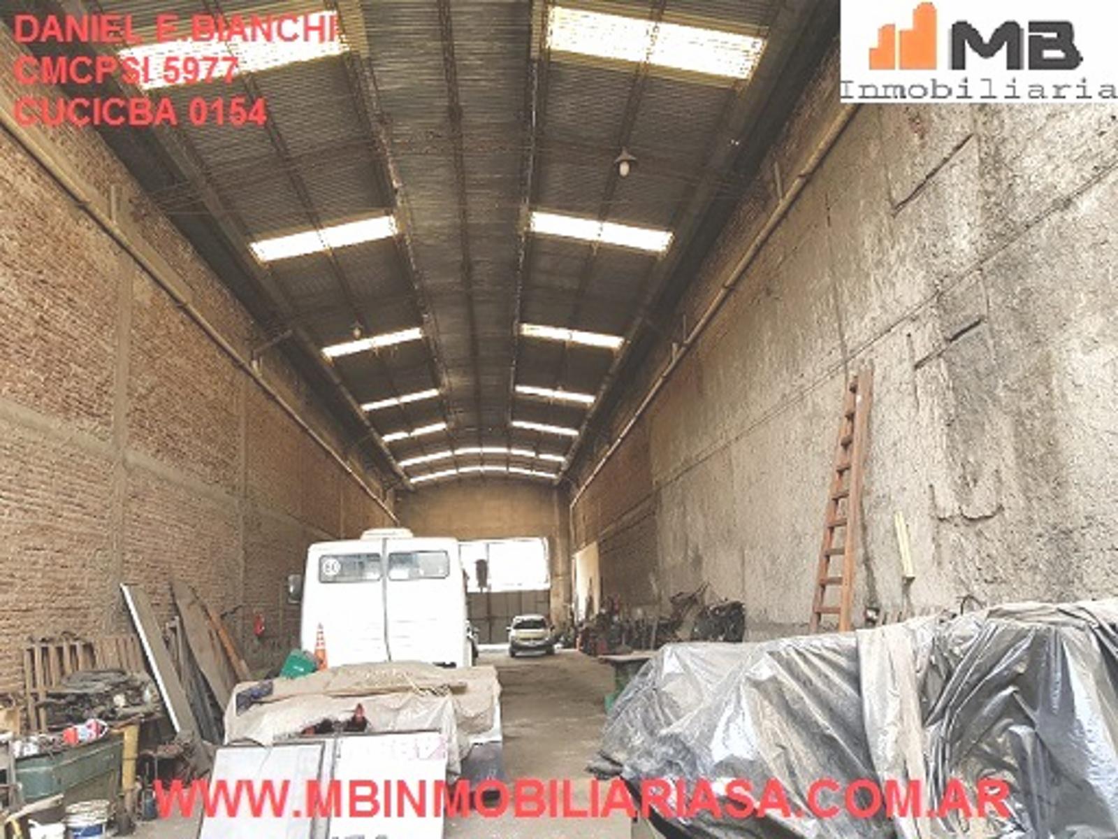 Villa Soldati venta galpon c/oficinas en Av. Gral. Fernández de la Cruz al 2900