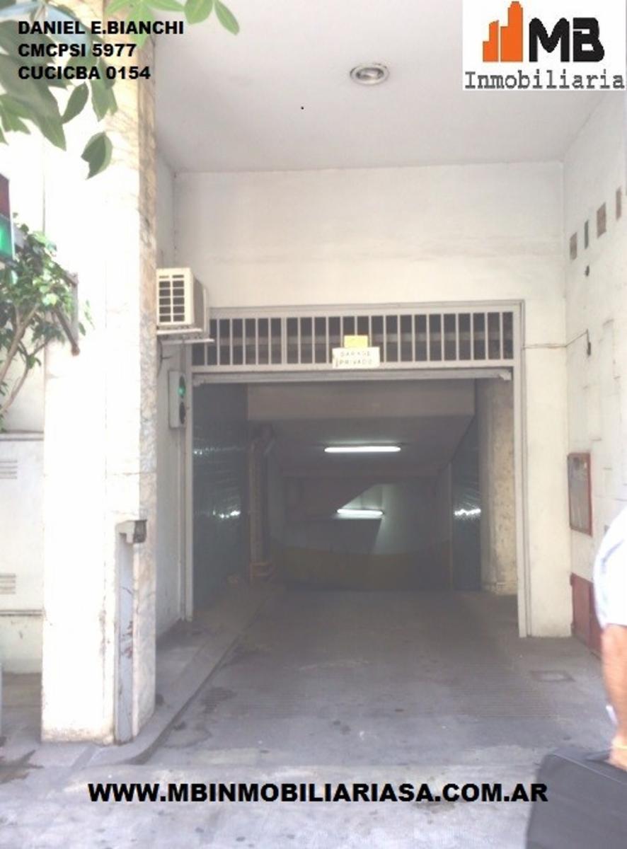 Tribunales venta cochera cubierta en Lavalle al 1500.