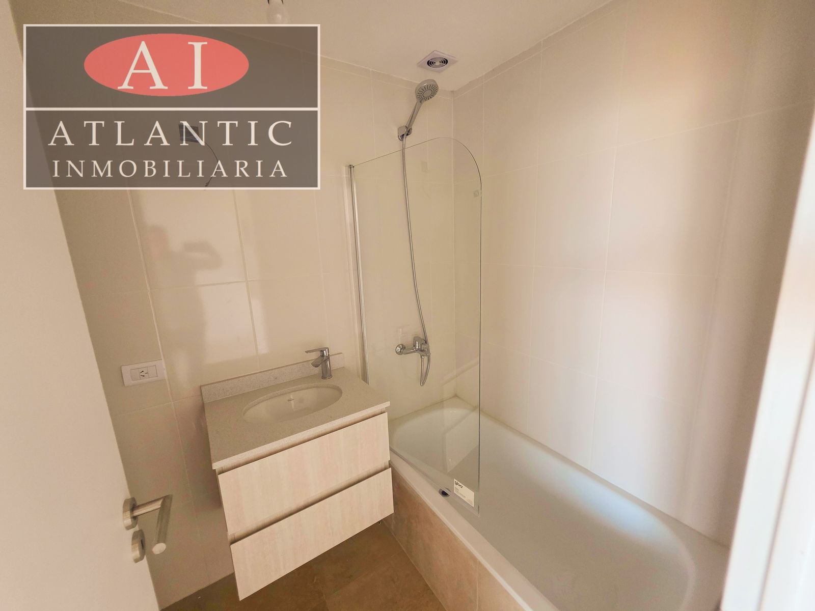 DEPARTAMENTO FUNCIONAL EN VENTA A ESTRENAR FRENTE AL MAR