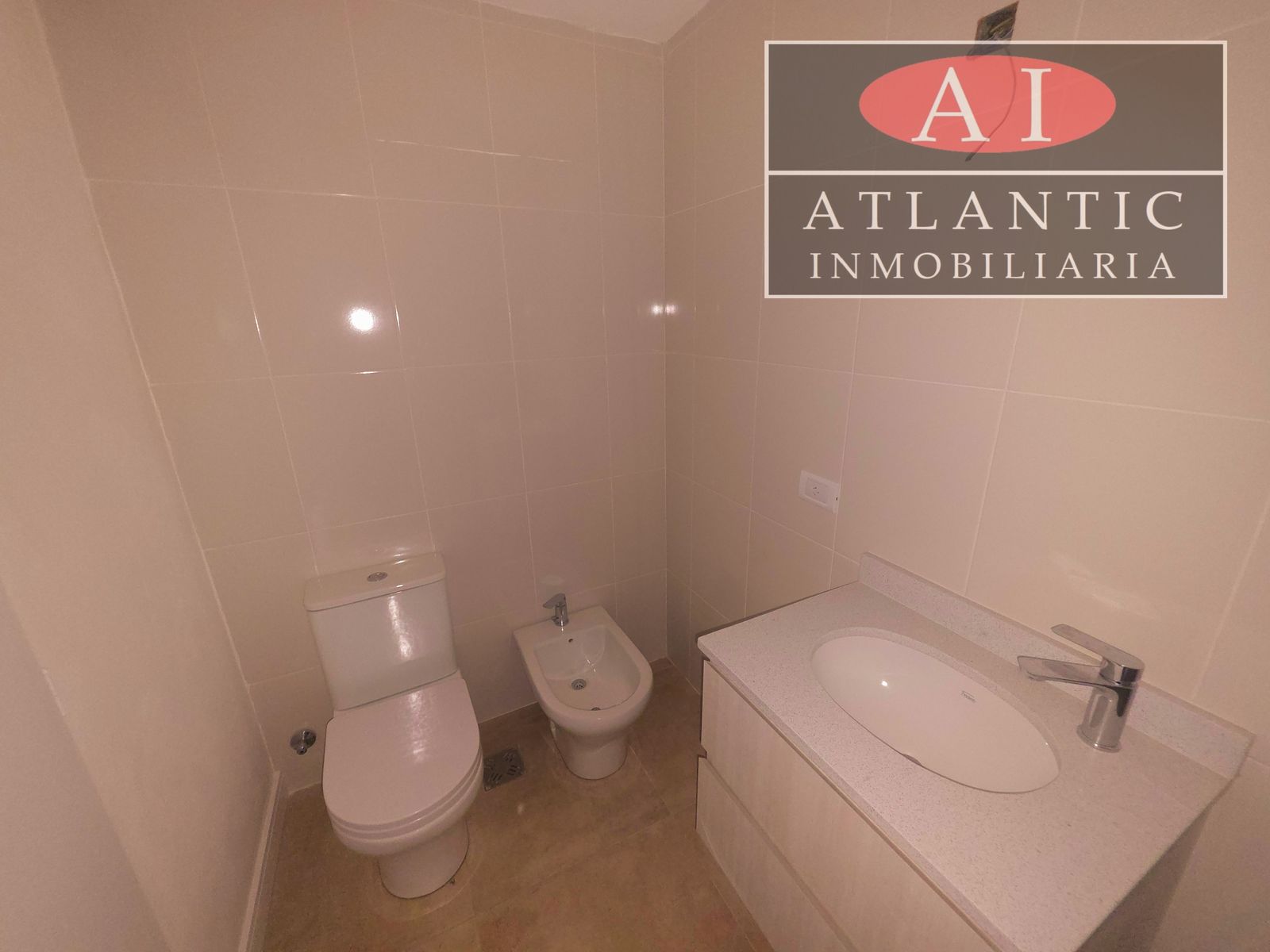 DEPARTAMENTO FUNCIONAL EN VENTA A ESTRENAR FRENTE AL MAR
