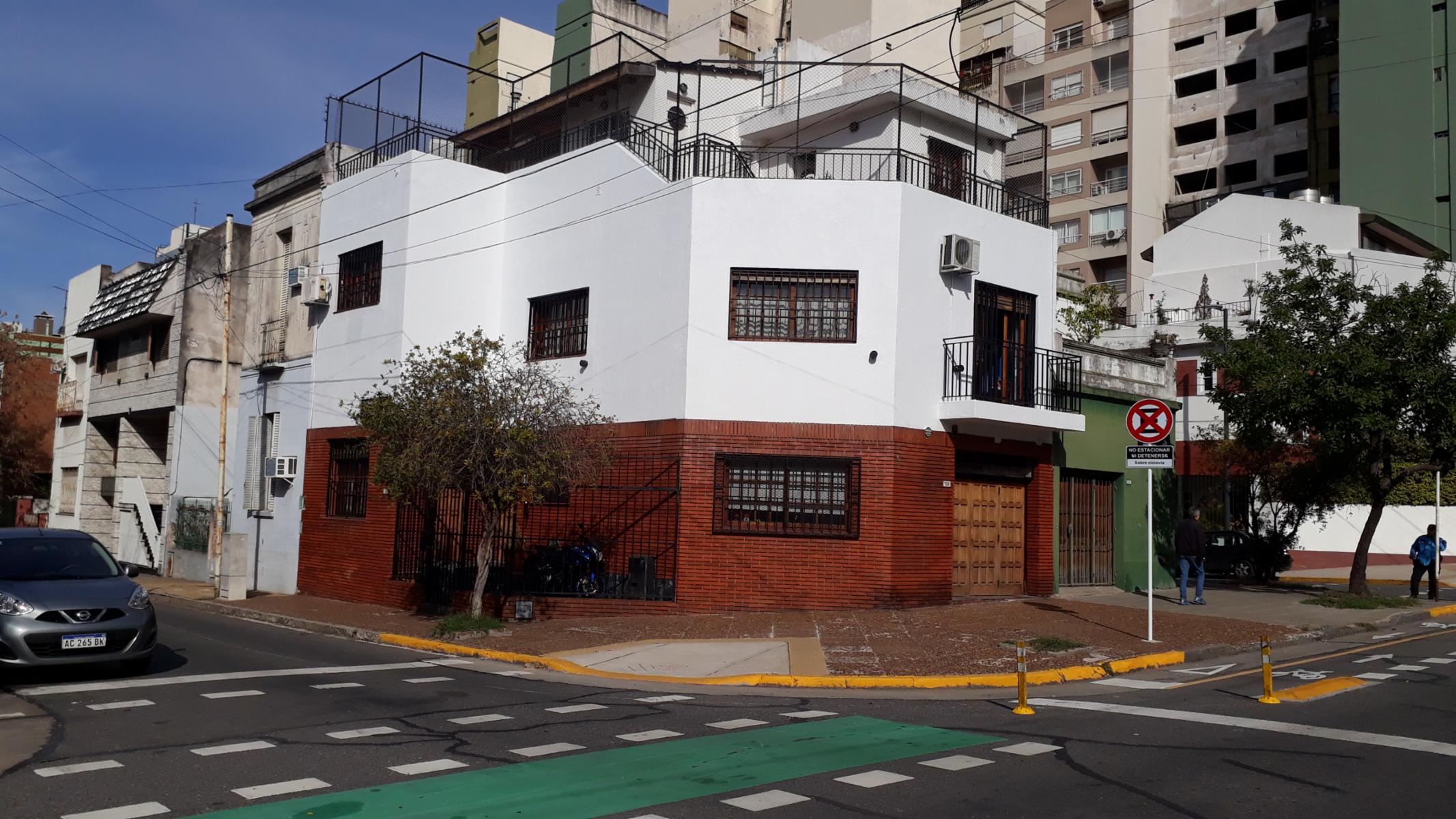 Impecable inmueble en Parque Chacabuco