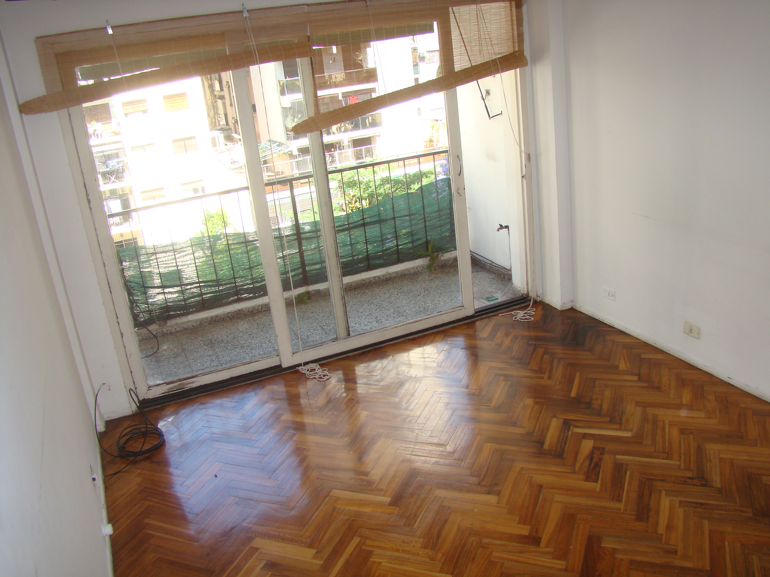Excelente departamento de 3 ambientes en caballito