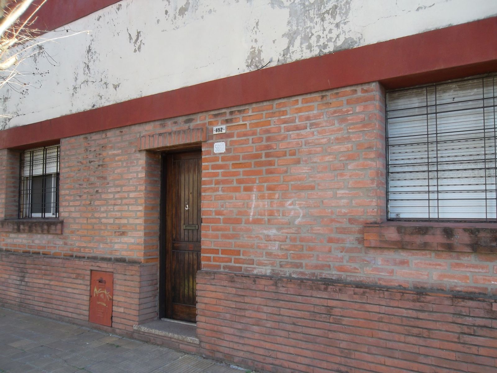 VENTA CASA DE CINCO AMB A RECICLAR