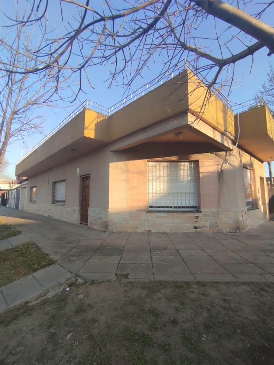 VENTA CASA TRES AMB.