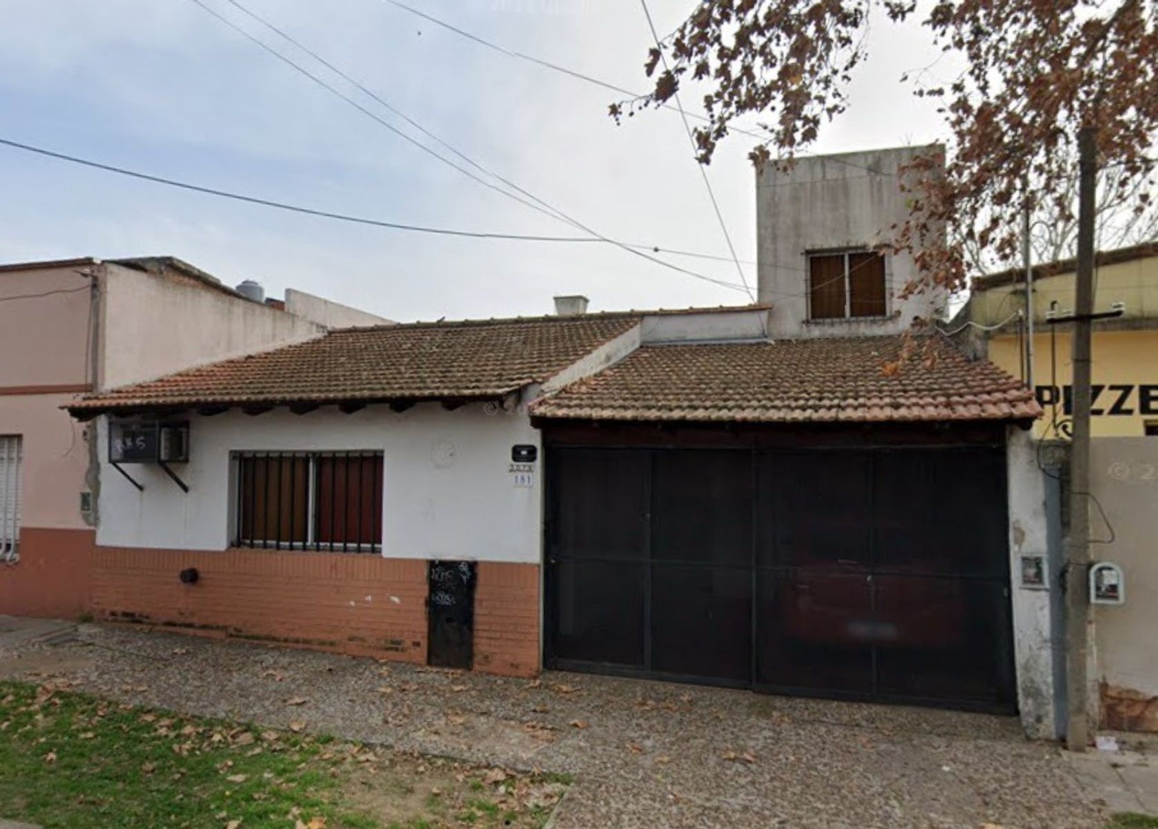 VENTA CASA DE TRES AMB.