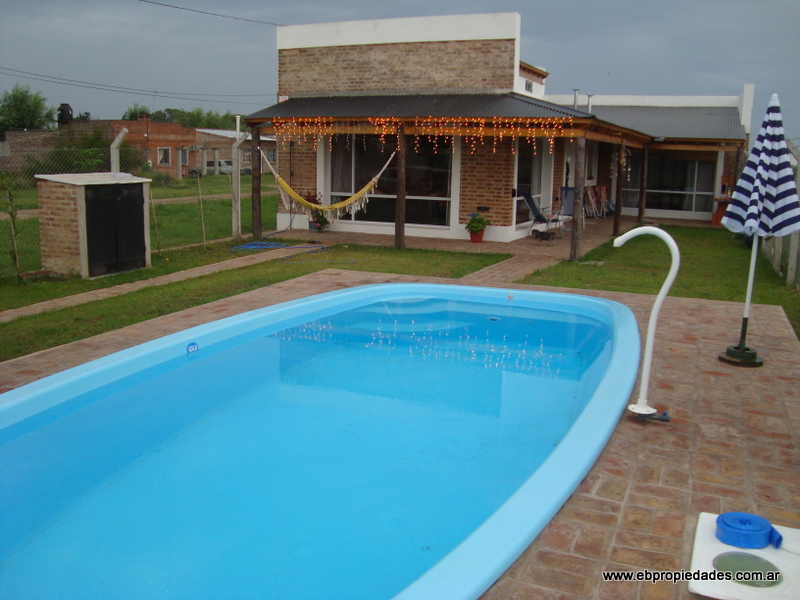 CASA CON PILETA - ALQUILER TEMPORARIO