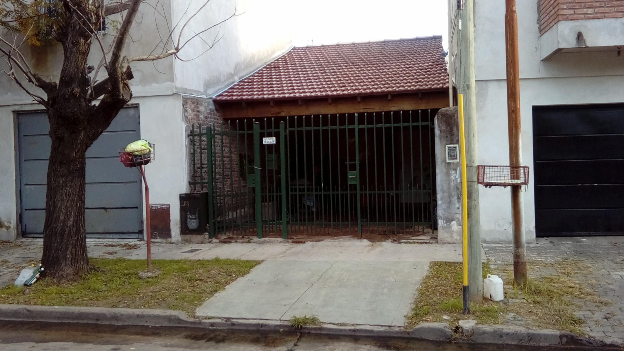 Casa en PH con garage amplio