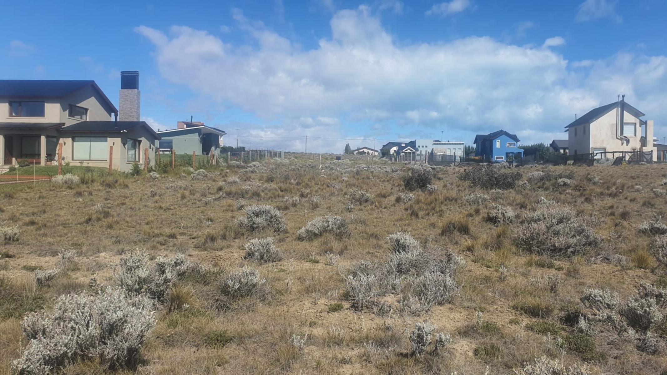 Lote en Barrio Campos de Invierno para VIvienda Residencial Exclusivamente