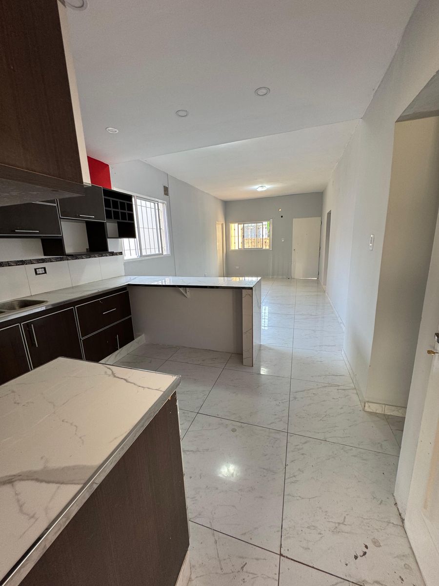 casa en alquiler de 4 ambientes Villa Tesei