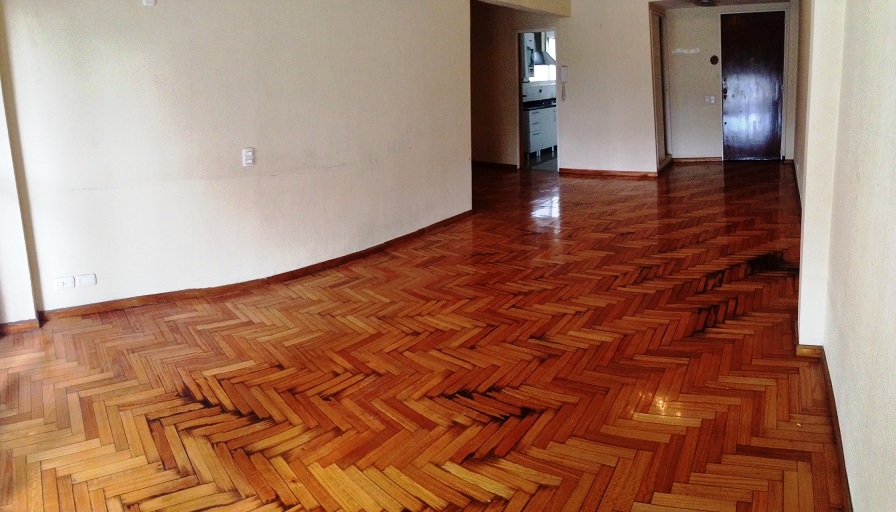 EXCELENTE DEPARTAMENTO DE 5 AMBIENTES CON BALCON CORRIDO, COCHERA FIJA CUBIERTA Y 2 BAULERAS