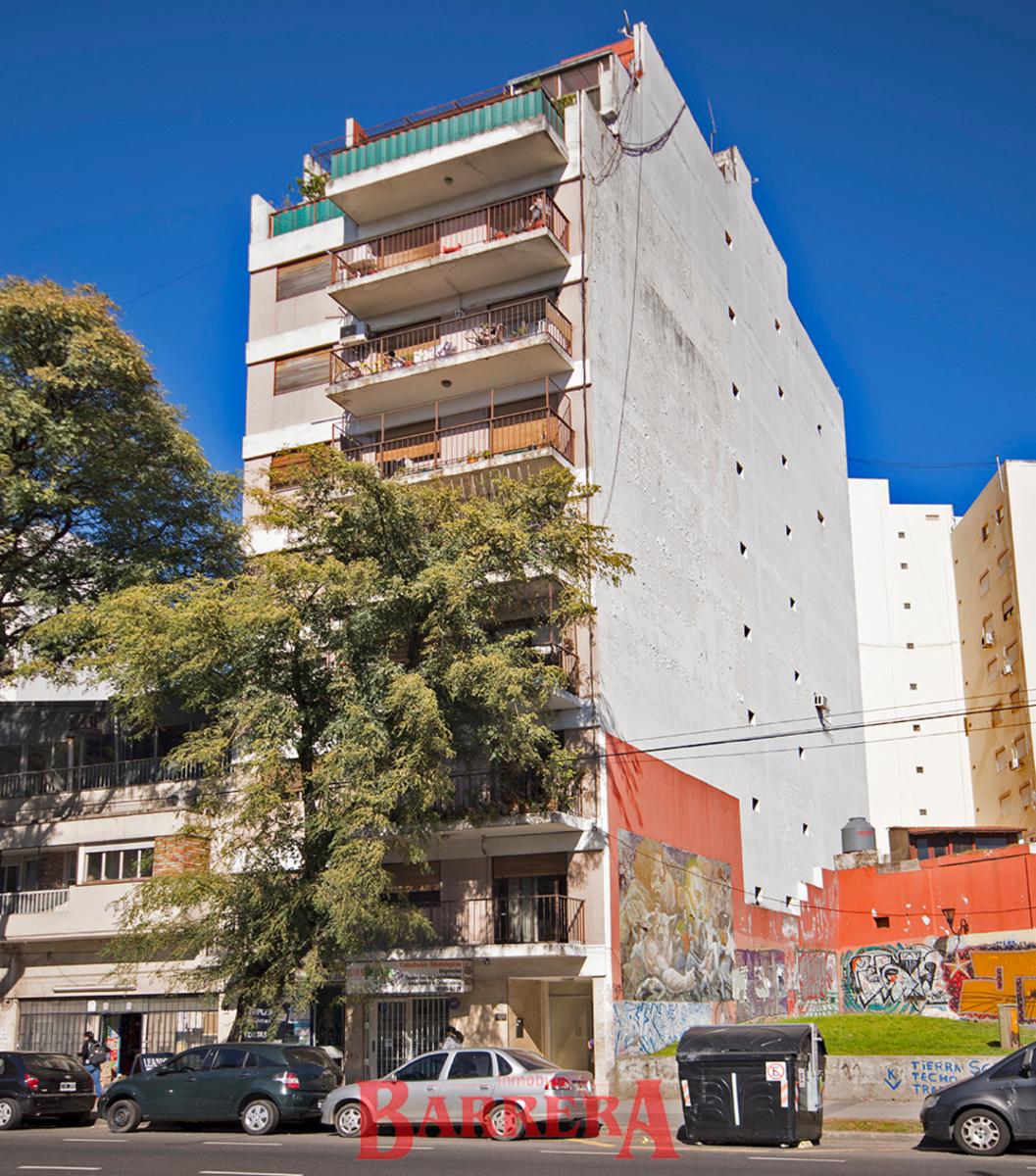 Departamento 3 ambientes a metros de la estación Lacroze